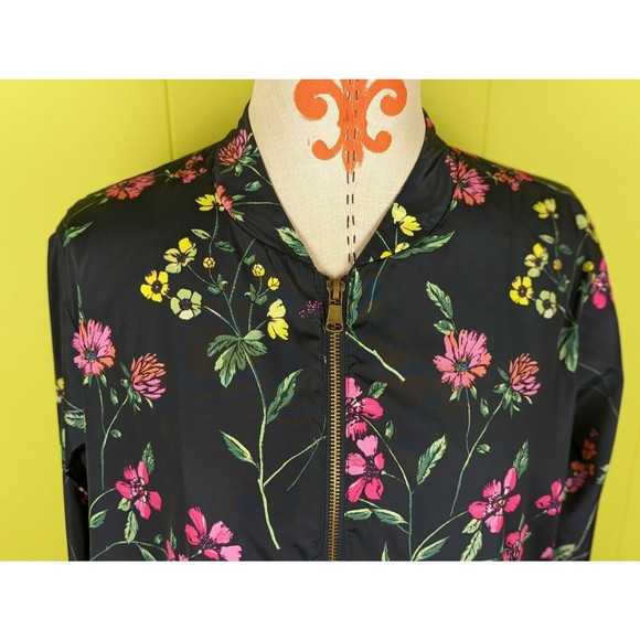 Signature Weekend Women's XL Black Floral Zip Up Windbreaker/Rain Jacket EUC - Picture 2 of 12
